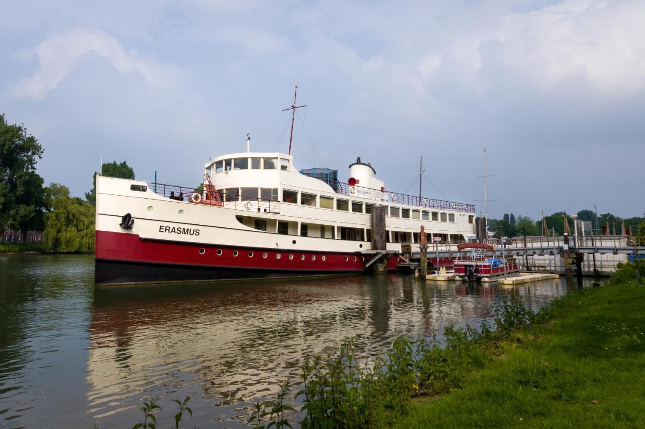 De Logeerboot Dordrecht Acomodação com café da manhã Exterior foto