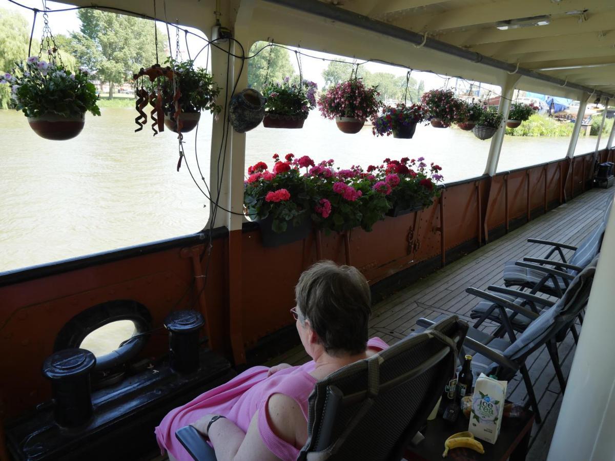 De Logeerboot Dordrecht Acomodação com café da manhã Exterior foto
