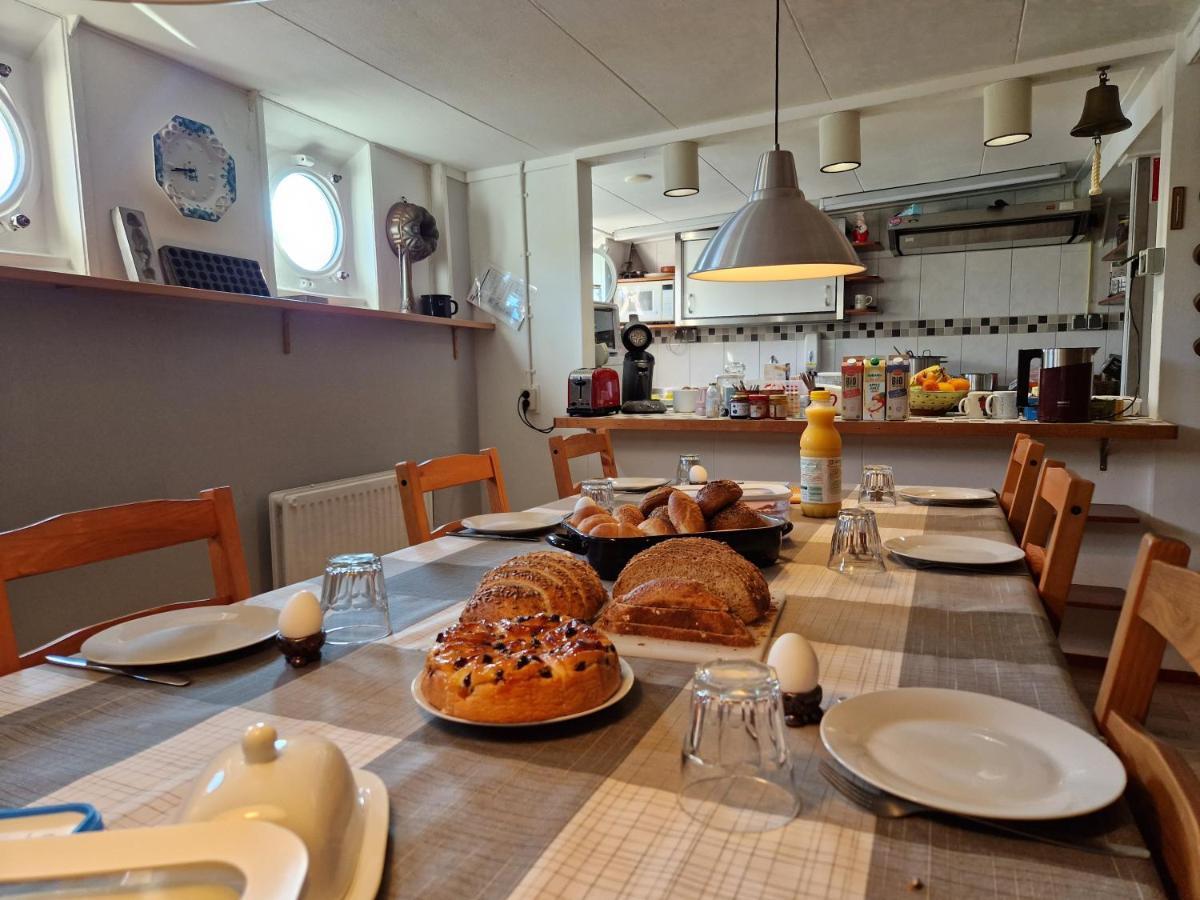 De Logeerboot Dordrecht Acomodação com café da manhã Exterior foto